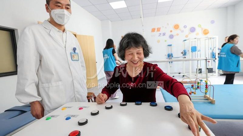 护工服务合同与劳务合同，究竟有何不同？**
